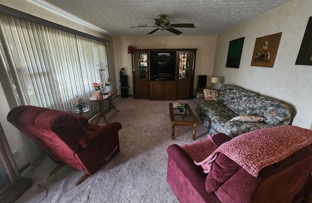 Hamilton's Hideaway, 3 Bdrm, 15 miles from HOF, Amazing 70s Retro Home, AC