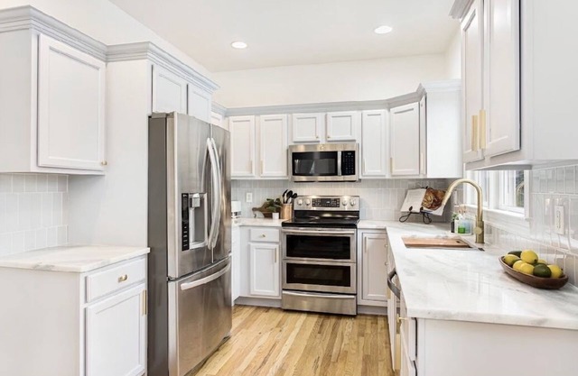 HAMPTON HAVEN- Gorgeous home in Hampton Bays New York (sleeps 6)