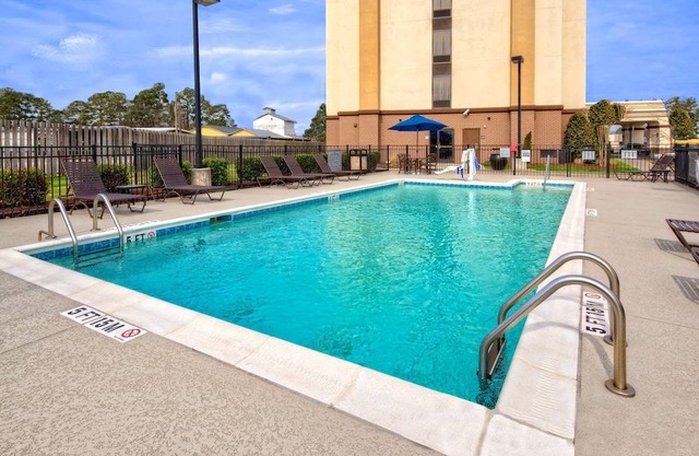 Hampton Inn by Hilton Dunn