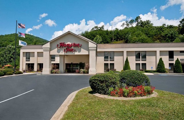 Hampton Inn Cherokee