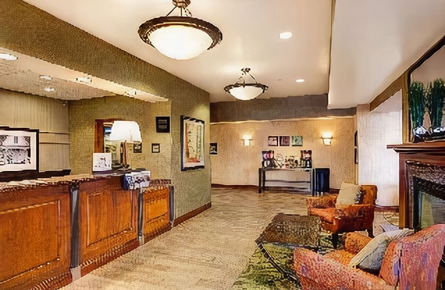 Hampton Inn & Suites Addison