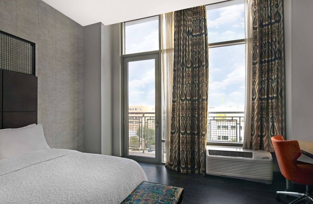 Hampton Inn & Suites Austin @ The University/Capitol