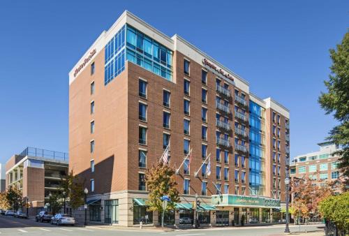 Hampton Inn Suites 