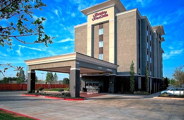 Hampton Inn & Suites Moore