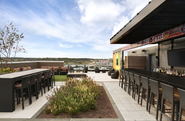 Hampton Inn & Suites Washington, D.C. - Navy Yard