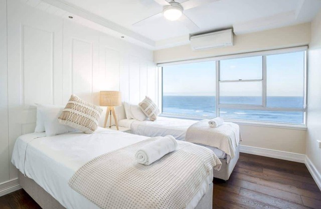 Hampton Style Beachfront 2BR w/Pool & Parking
