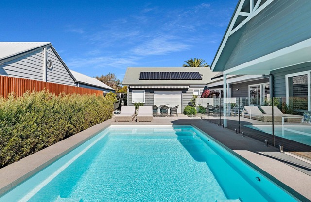 Hamptons Resort: 3 BR, 2 BA House in Sorrento, Sleeps 6