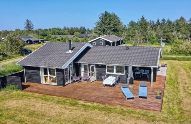 "Hampus" - 500m from the sea by Interhome
