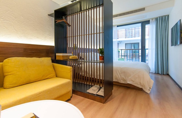 Hangzhou Backlighting Inn