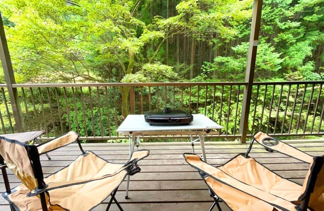 Hanno Terrace In Blossom Whispering Birds Creek - Hanno Terrace/Hanno Saitama