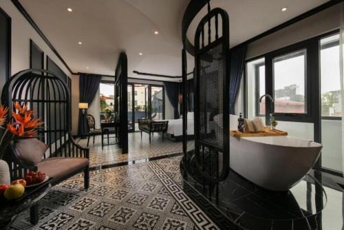 Hanoi Le Chateau Hotel & Spa
