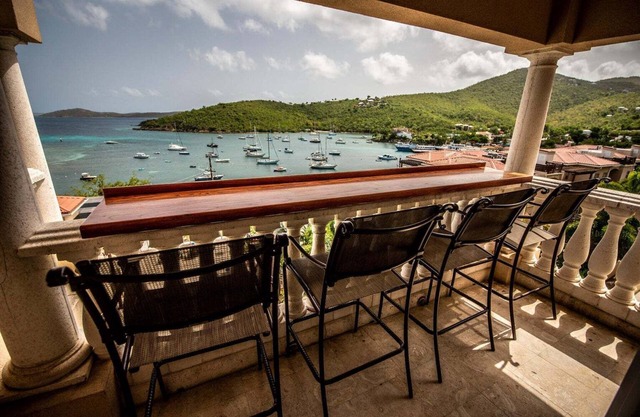 Happy Does- 1 BR Grande Bay Unit with Stunning Views of Cruz Bay! Walk to town!