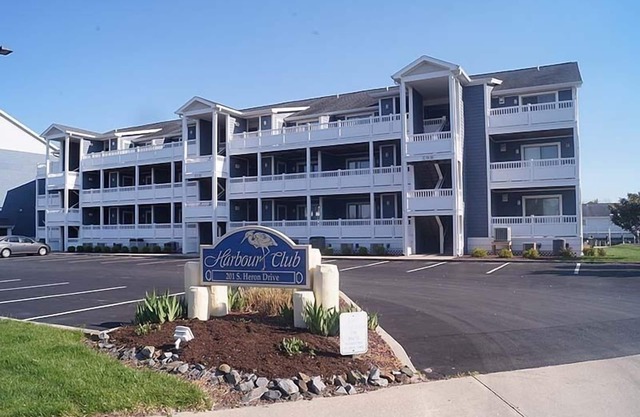 Harbour Club B16-Baywater 120th St, Free WiFi, Pool, W/D, AC