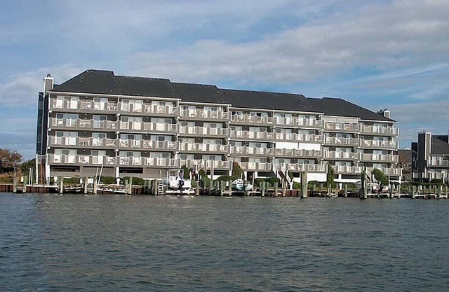 Harbour Island 402L-Baywater 14th St, WIFI, Pool, Elev, W/D, AC