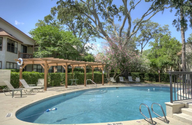 Harbour Oaks Condo Pool + Patio Walk to Pier Village