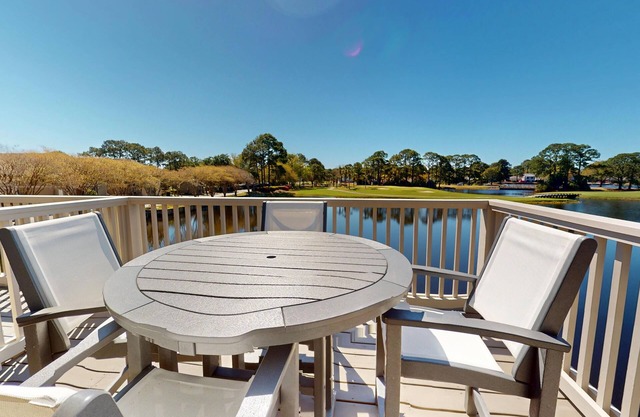 Harbour Point 918 ~ Stunning Lakefront View ~ Newly Remodeled Kitchen
