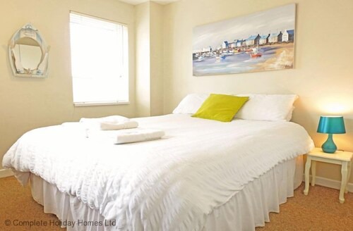 Harbour View 2 - an apartment that sleeps 4 guests in 2 bedrooms