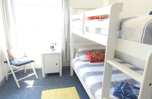 Harbour View 4 - an apartment that sleeps 8 guests in 4 bedrooms
