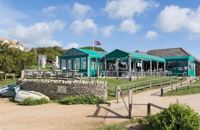 HARBOUR VIEW APARTMENT in West Bay