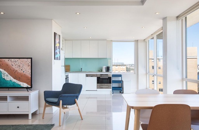 Harbour Views and Parking in Tranquil Kirribilli