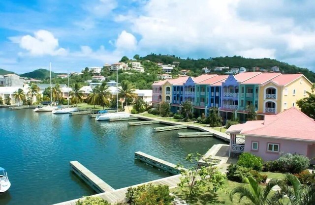 Harbour Villa 14a, 3-Bed Water-front Villa with Pool