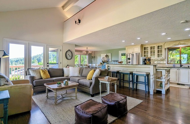 Harmony Estate - Close to Portland and Wine Country Enjoy Your Peaceful Retreat