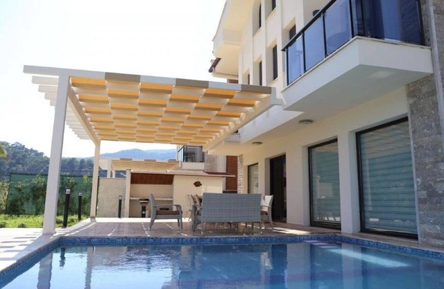 Harmony Villa East near the centre