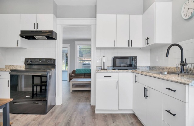 Hat City Danbury II, Welcome to your Retreat