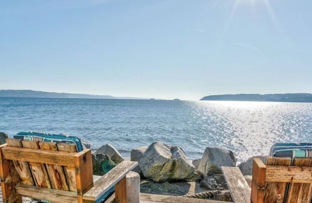 Hat Island Cottage by the Sound