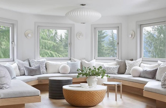 Haus Heidi - Luxury Chalet near Whistler Village, renovated by Sarah Richardson!