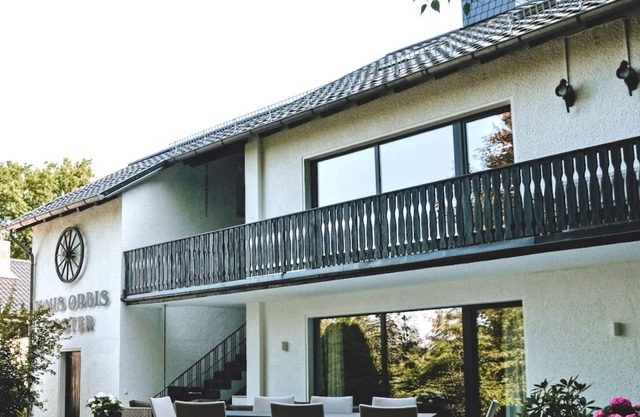 Haus Orbis Noster - holiday home for groups - whirlpool and sauna right by the forest