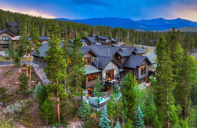 Hawk Ridge in the Highlands of Breck - Golf Course and Nordic Trails!
