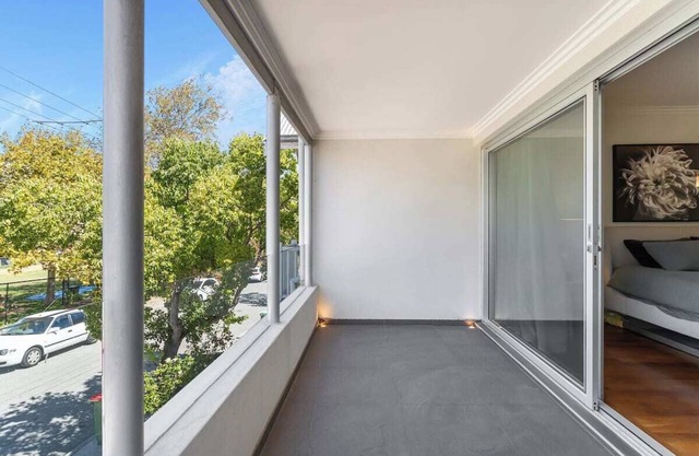 Heart of Freo Stylish Space with Private Yard in Cul de Sac