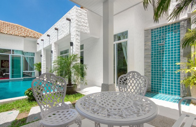 HEART OF PARADISE: Fantastic Luxury Villa!