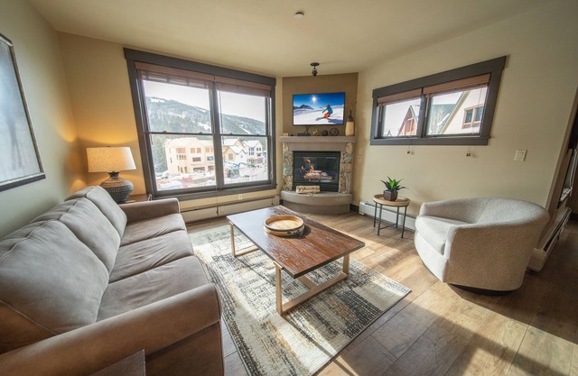 Heart of River Run- Hot Tub/Pool access
