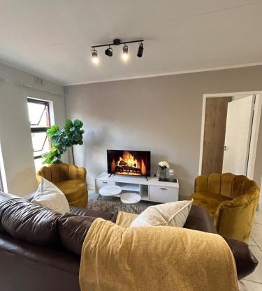 Heart of Soweto Cozy Apartment