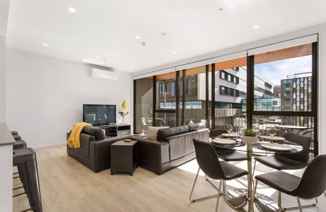 Heart of the CBD 2Bdrms 2Bthrms secure park