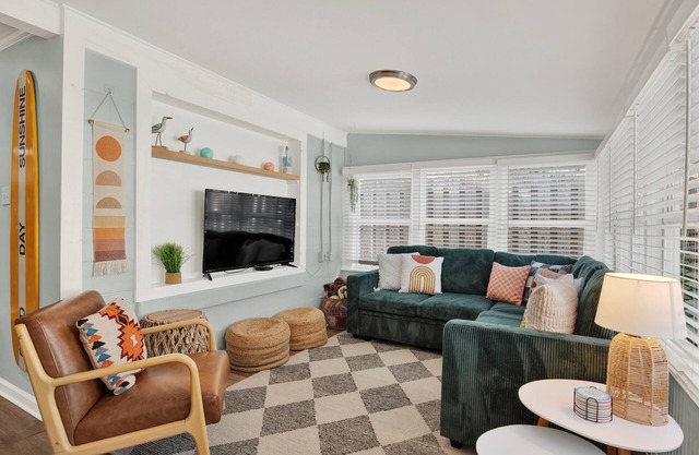 Heated Pool Access, Walk to Beach and More!