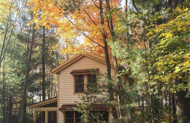 Heated pool is open! Cottage #1 at DollyBrook minutes from Saugatuck