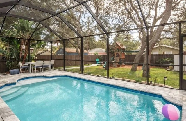 Heated Pool Island Oasis! 2 bedroom/2 bath in the heart of South Tampa.