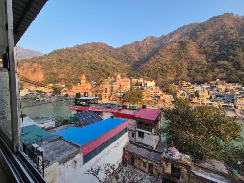 Heaven View Home Stay ! Ganga View Room