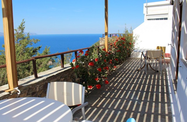 Heavenly located above the sea, pool, wifi - holiday apartment Istron, Crete