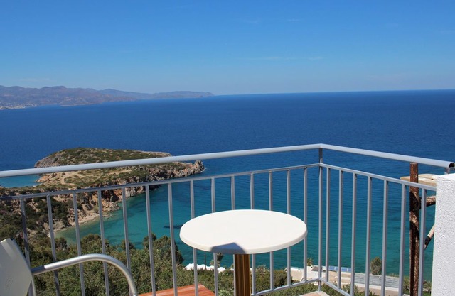 Heavenly located above the sea, pool, wifi - holiday apartment Istron, Crete
