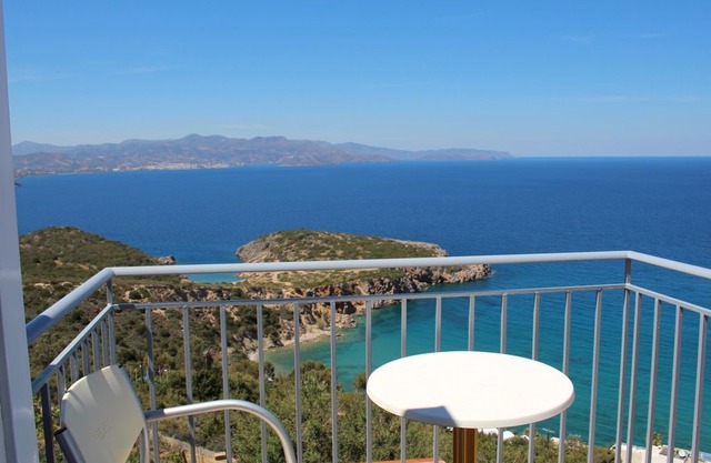 Heavenly located above the sea, pool, wifi - holiday apartment Istron, Crete