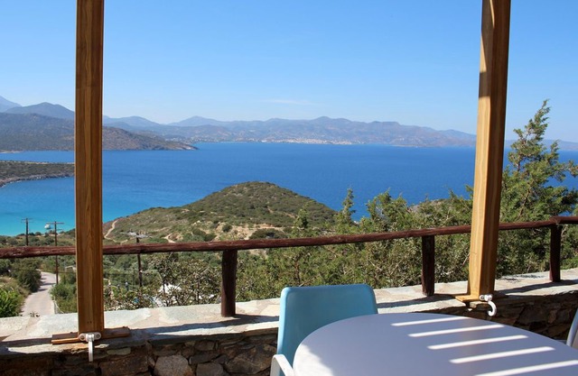 Heavenly located above the sea, pool, wifi - holiday apartment Istron, Crete