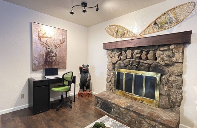 Heavenly Tahoe Gem, Cabin, 5 Min from Lake/Casinos, Adventure + Relaxation READY