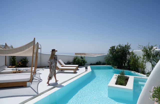 Hecate Suite with Swimming Pool & Sunset View