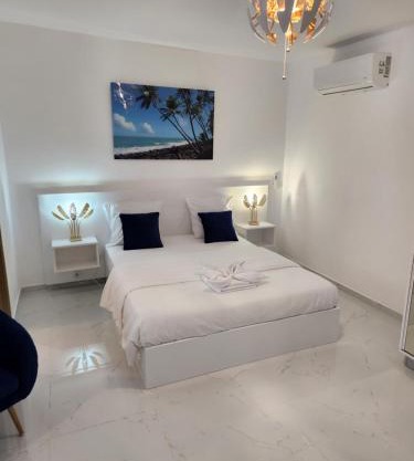HELLO GUYANE, Studio (1) Prestige 5 étoiles