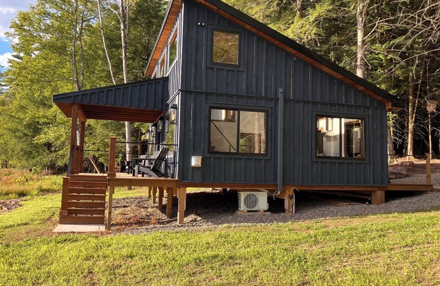 Hemlock Hideaway – Luxury Cabin - Romantic & Remote Getaway in Upstate, NY