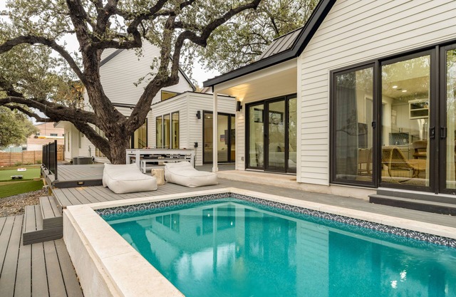 Henley by AvantStay | Plunge Pool, Incredible Patio & Guest House!